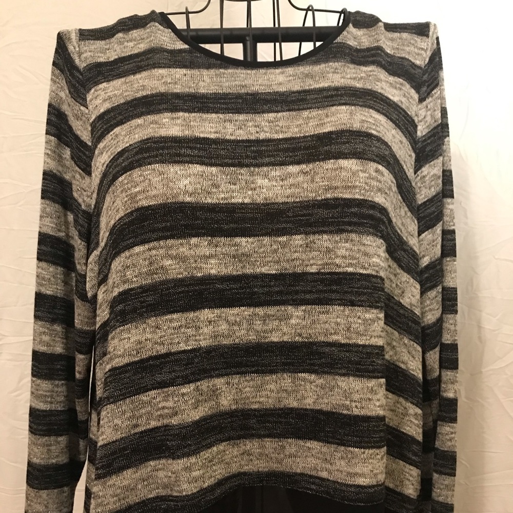 Woman’s Lightweight Sweater